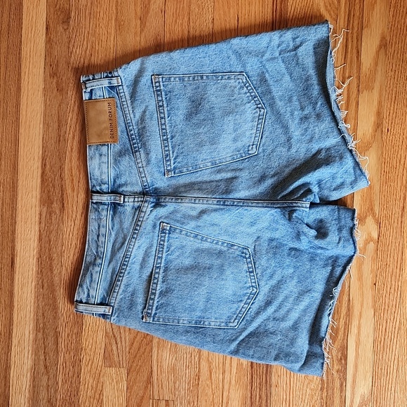 Denim forum Joni mid length shorts Size 27 - Picture 2 of 7